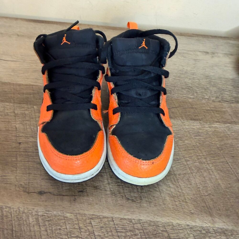 Nike Air Jordan 1 Retro Mid 640735-062 Black Orange Kids Shoes Size 10 - Picture 2 of 6